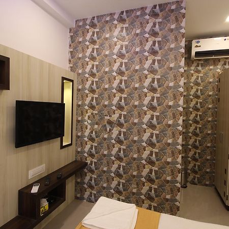 Golden Residency Hotel Mumbai Exterior photo