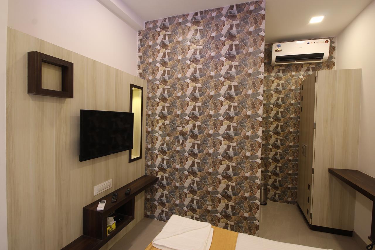 Golden Residency Hotel Mumbai Exterior photo